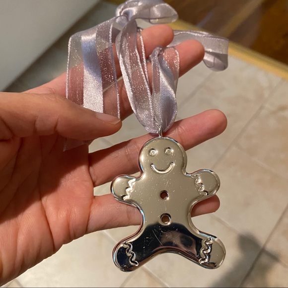 Brand new Links London gingerbread man ornament. - Picture 2 of 4
